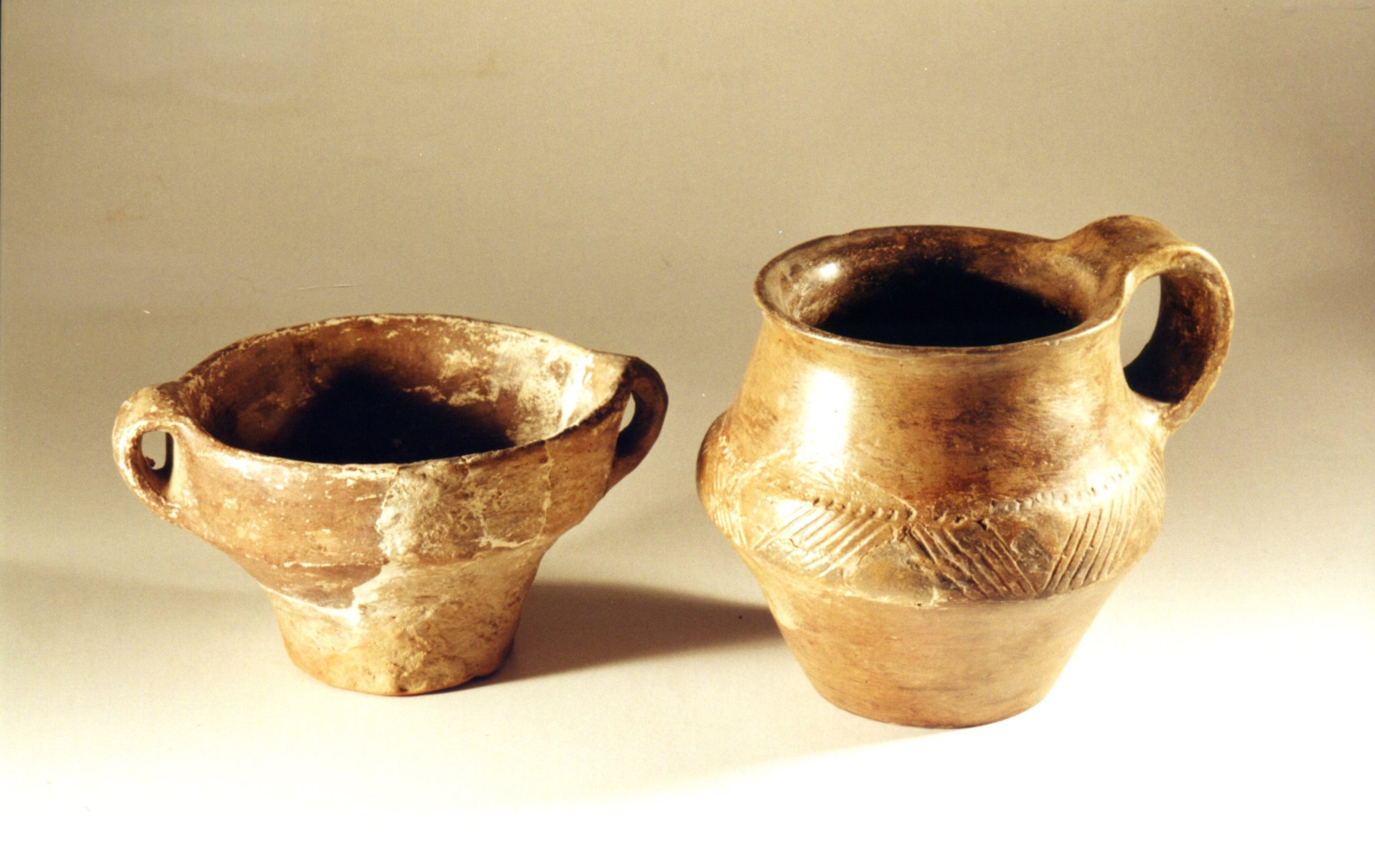 Velika Mlinska – okućnica Vojković (Lasinjska kultura); lončić s dvije ...